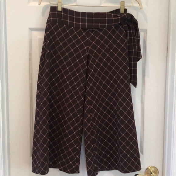 JAK & REA Capris - Picture 1 of 3